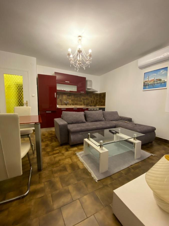 Apartamento Apartman Nela Poreč Exterior foto